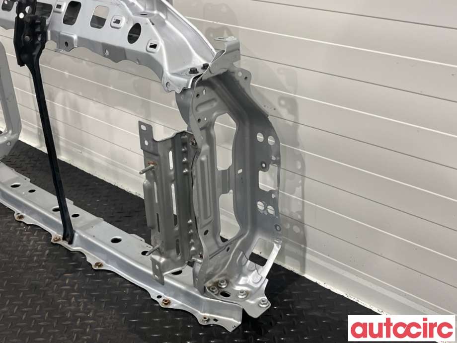 Frontplate til Toyota Urban Cruiser 2009-2014  (TOYOTA|5320552090|)