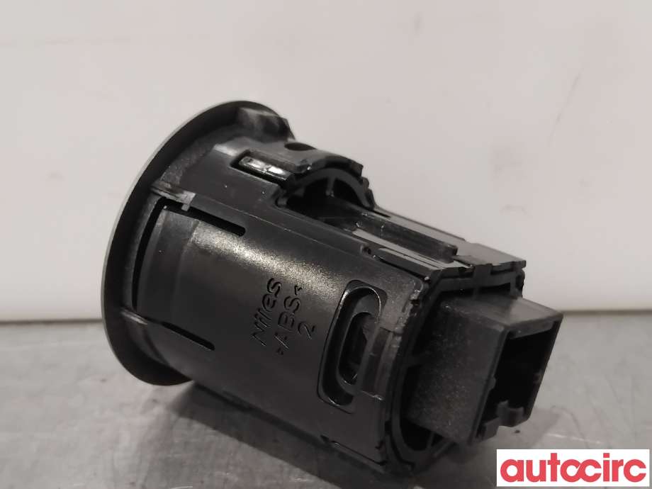 Bryter start/stopp til Nissan Navara 2016-->> (D23) (D23) (NISSAN|251501HA2A|)