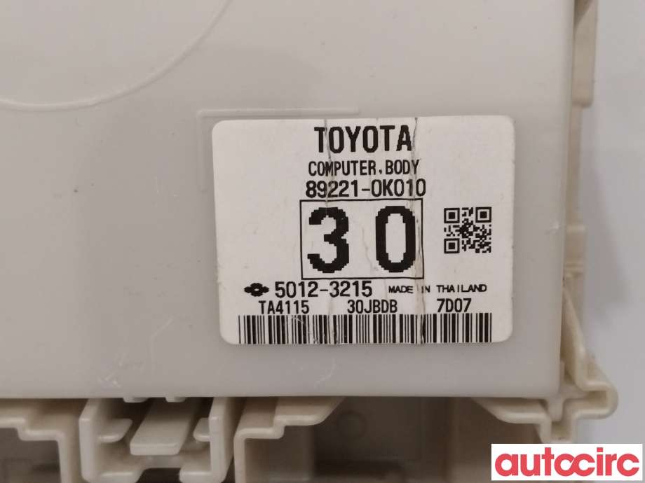 Sikringsboks til Toyota Hilux 2016-2020  (TOYOTA|827300KB60|892210K010|)