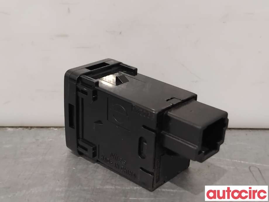 Bryter Antispinn til Nissan Navara 2016-->> (D23) (D23) (NISSAN|251453TA0A|)