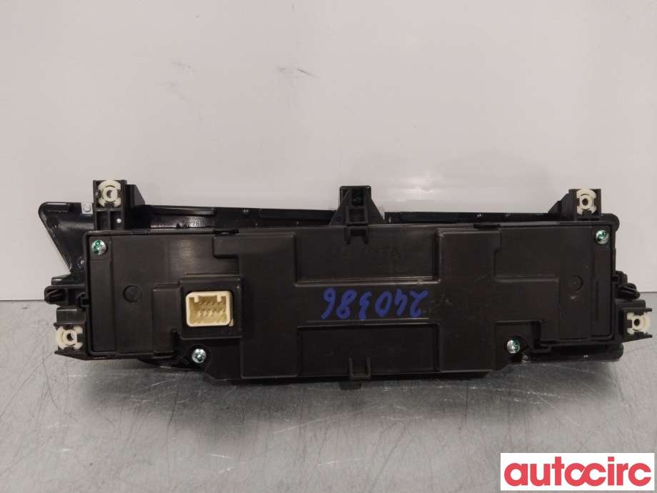 Varmeapparat betjening til Toyota Hilux 2016-2020  (TOYOTA|559000K850C0|)