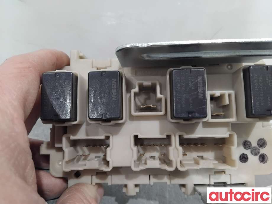 Sikringsboks til Nissan Navara 2016-->> (D23) (D23) (NISSAN|243504KJ0A|)