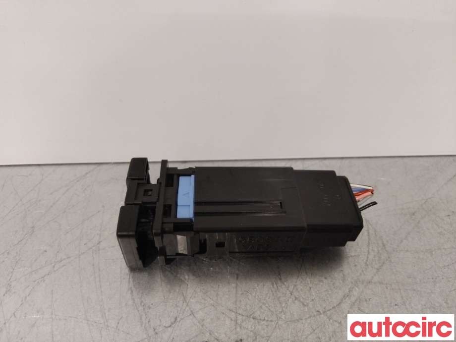 Bryter setevarme til Toyota Hilux 2016-2020  (TOYOTA|8475171010|)