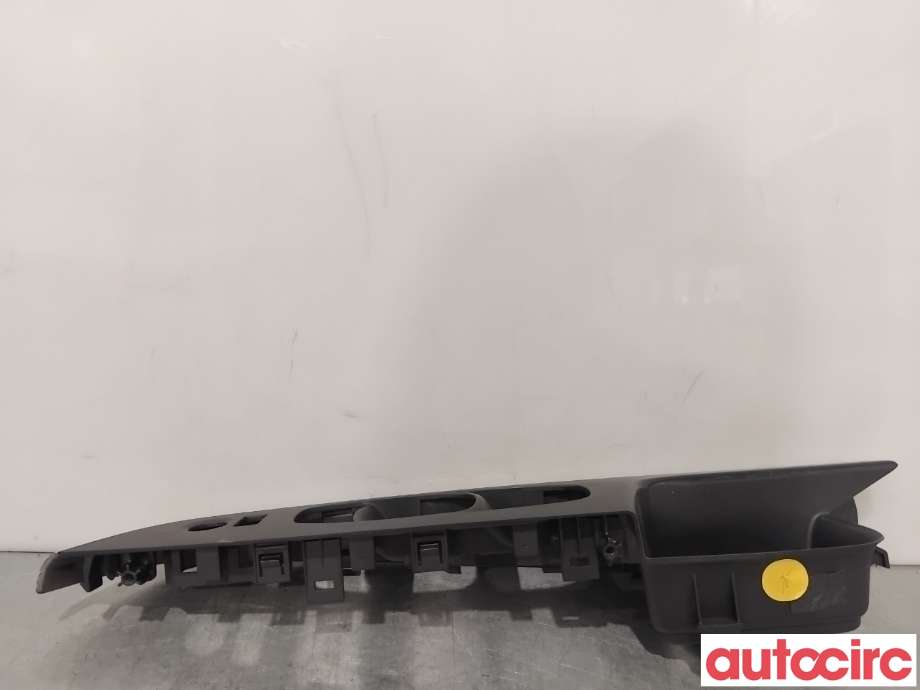 Diverse deler til Nissan Navara 2016-->> (D23) (D23) (NISSAN|809614KL3A|)
