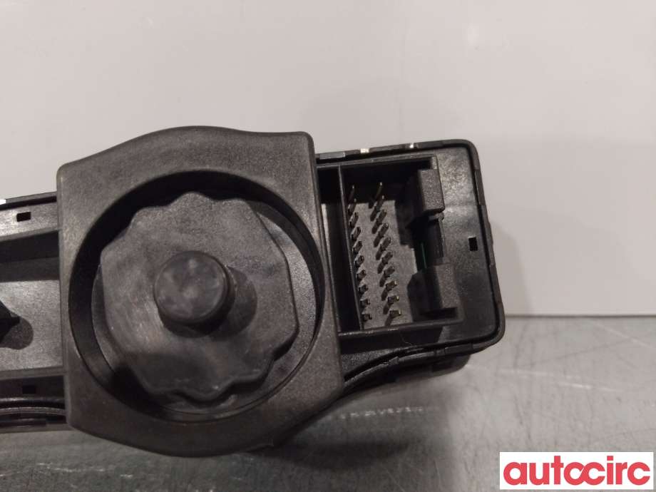 Bryter lys til Hyundai i40 2012-2017 (HYUNDAI|933003Z050RY||93300-3Z050)