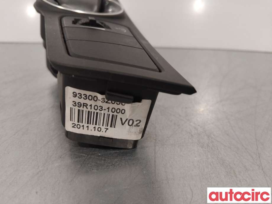 Bryter lys til Hyundai i40 2012-2017 (HYUNDAI|933003Z050RY||93300-3Z050)