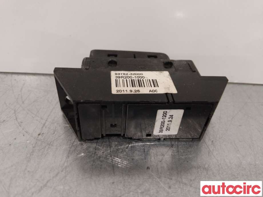 Bryter setevarme til Hyundai i40 2012-2017  (HYUNDAI|937523Z000|)