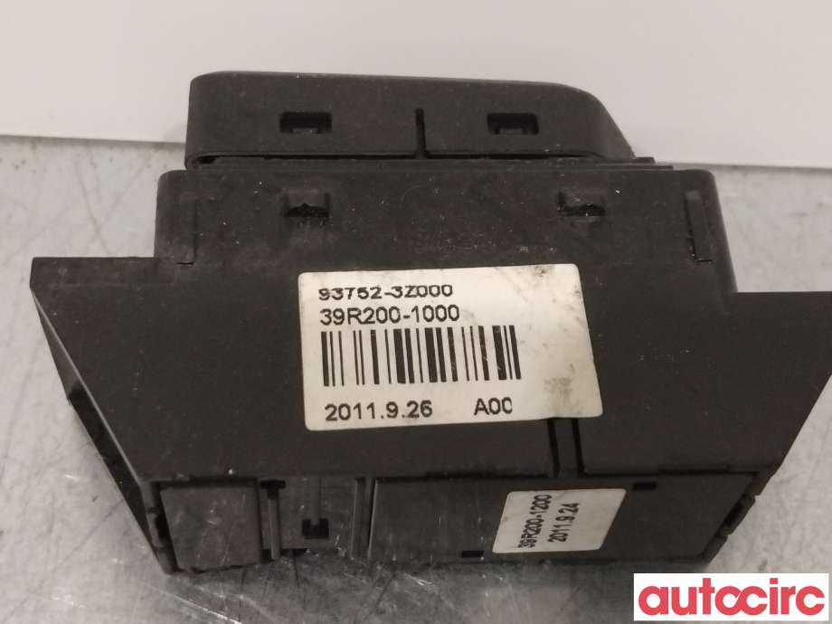Bryter setevarme til Hyundai i40 2012-2017  (HYUNDAI|937523Z000|)