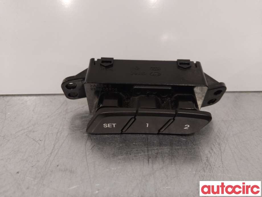 Bryterpanel førersete til Hyundai i40 2012-2017 (HYUNDAI|882943Z000RY|)