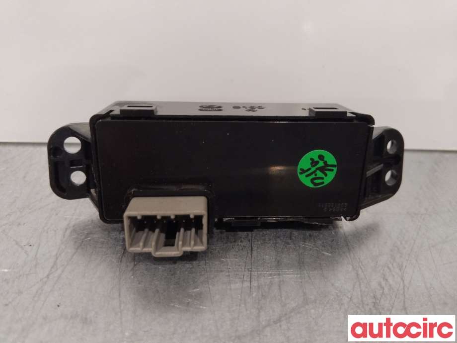 Bryterpanel førersete til Hyundai i40 2012-2017 (HYUNDAI|882943Z000RY|)