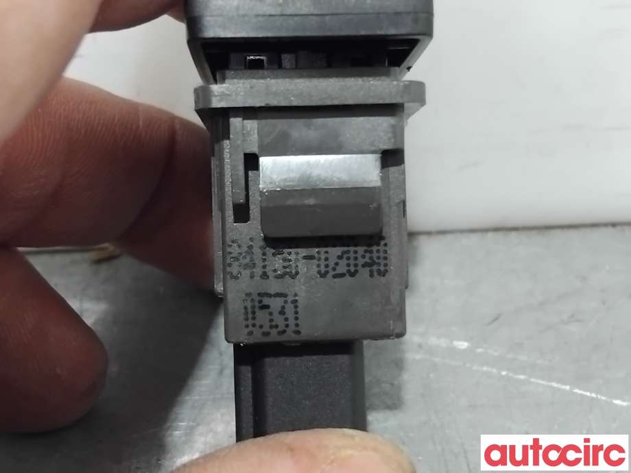 Bryter diverse til Toyota Avensis 2009-2015 (Type III, Fase 1)  (TOYOTA|8415002040||84150-02040)