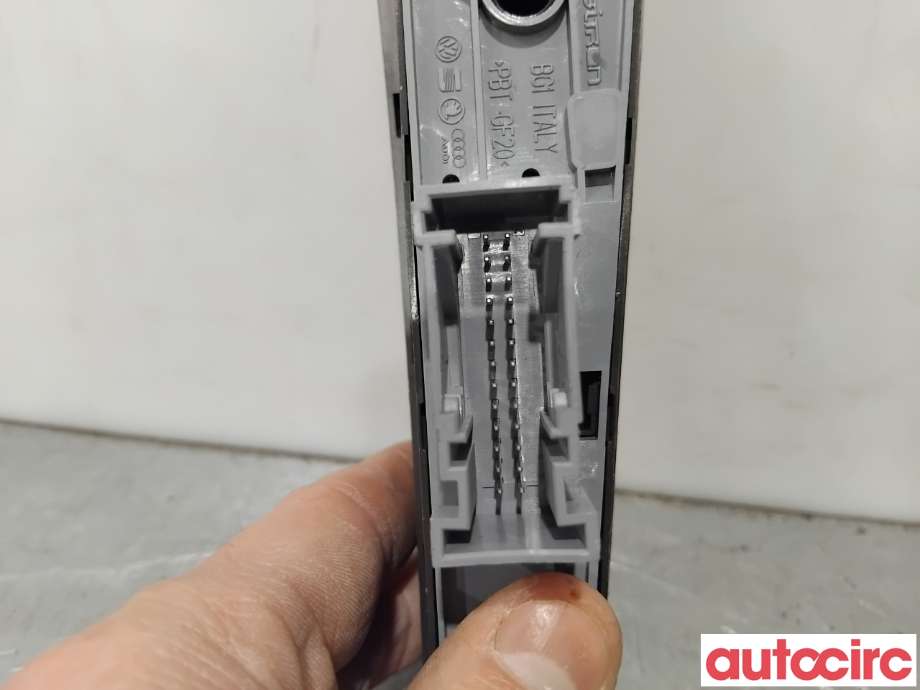 Bryter elektrisk håndbrekk/parkbrems til VW Passat 2011-2015 (B7) (B7) (VOLKSWAGEN|3AB927137|)