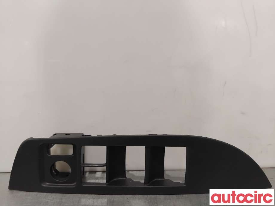 Diverse deler til Toyota Corolla 2019-->> (TOYOTA|7423202J70||74232-02J70)