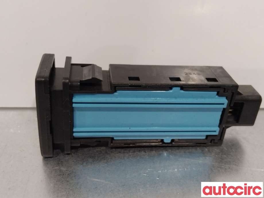 Bryter rutevarme til Toyota RAV4 2013-2015 (Type IV, Fase 1)  (TOYOTA|8479442030|)