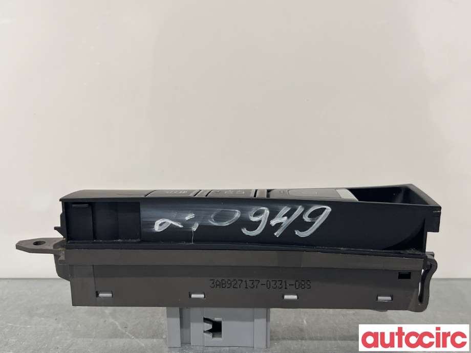 Bryter elektrisk håndbrekk/parkbrems til VW Passat 2011-2015 (B7) (B7) (VOLKSWAGEN|3AB927137|)