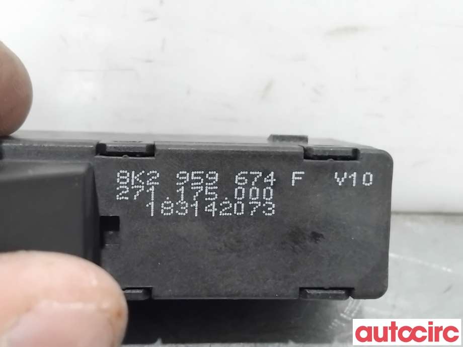 Bryter Antispinn til Audi A5 2007-2016 (Type I)  (AUDI|8K2959674F|)