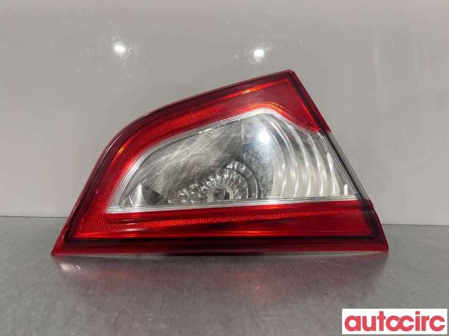 Baklykt venstre indre til Suzuki SX4 S-CROSS 2013-->> (Type II) (SUZUKI|36274-61M00)