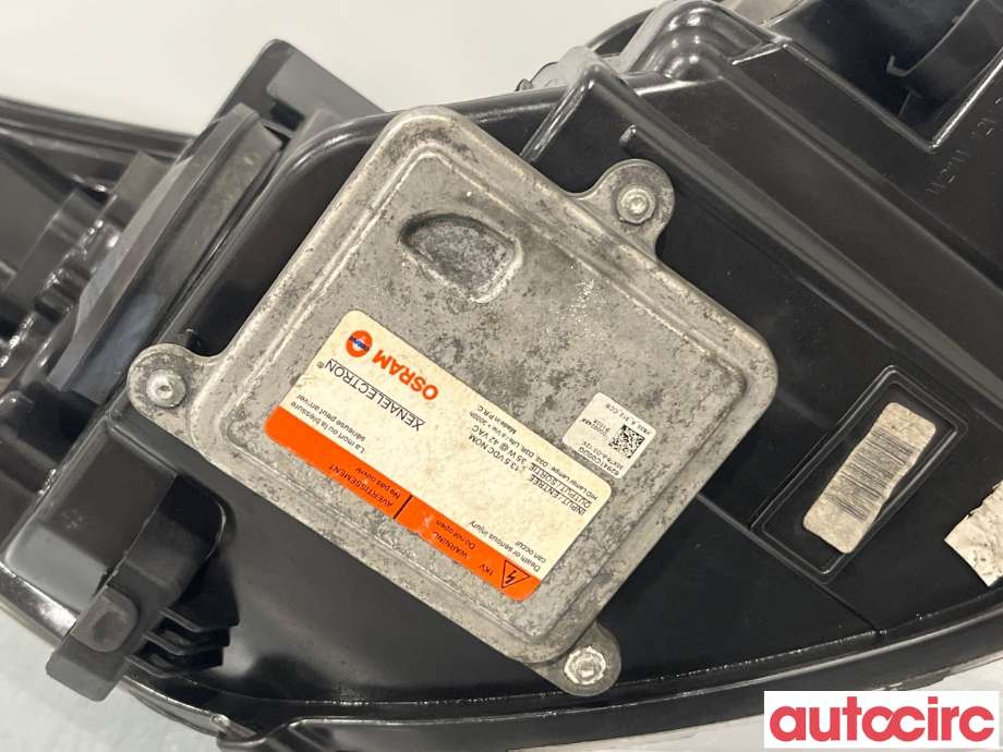 Frontlykt venstre halogen til Ford Focus 2011-2014 (Type III, Fase 1)  (FORD|2004299)