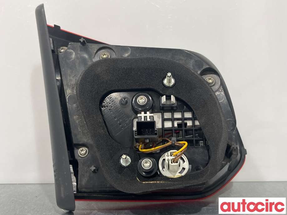 Baklykt høyre indre til VW Golf VI 2008-2012  (VOLKSWAGEN|5K0945094AJ)