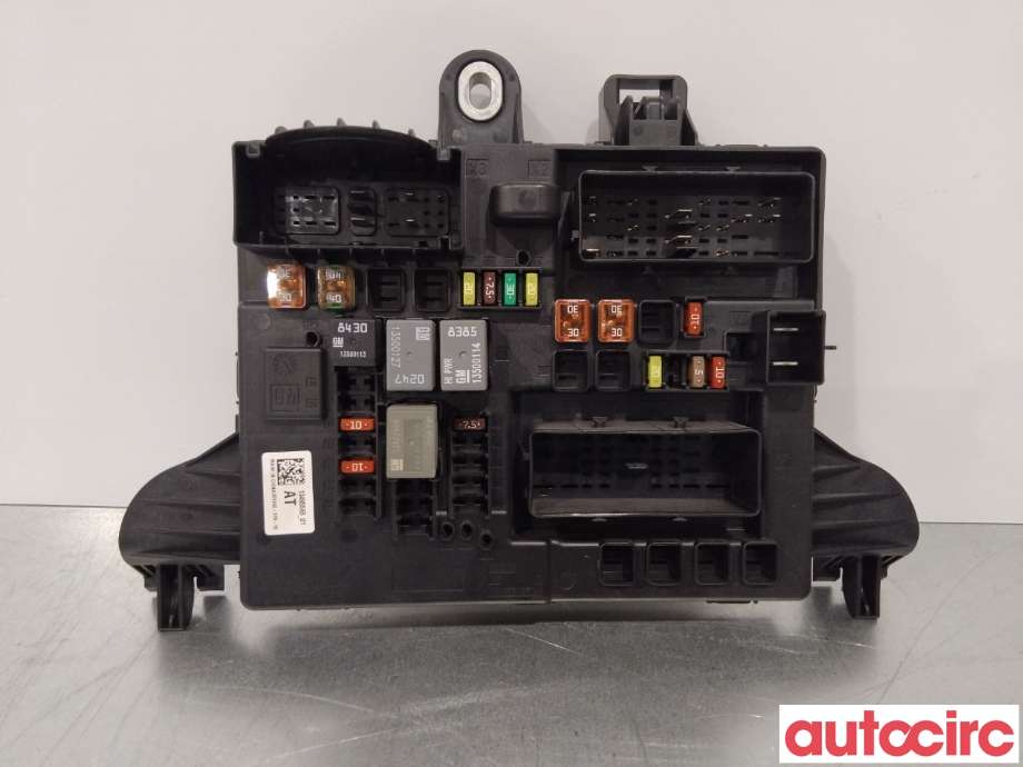 Sikringsboks til Opel Insignia A, 2014-2017  (OPEL|13485565)