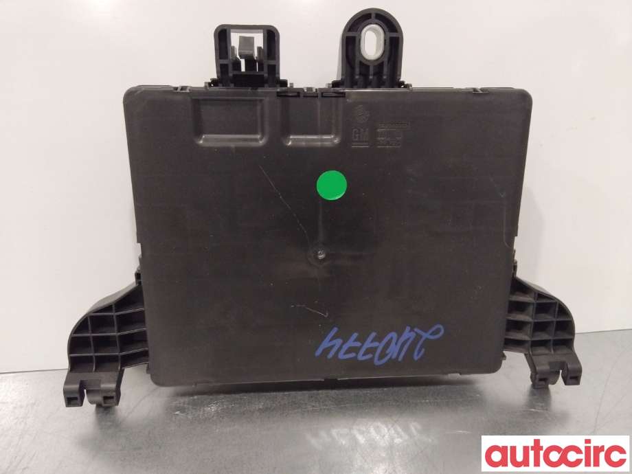 Sikringsboks til Opel Insignia A 2014-2017  (OPEL|13485565|)