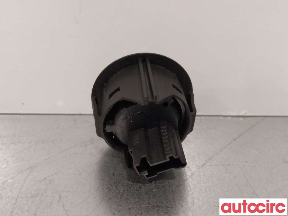 Bryter baklukeåpner til Opel Insignia A 2014-2017  (OPEL|22939387|YR004042YX)