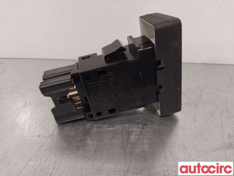 Bryter nødblink til Nissan X-Trail 2007-2014 (T31) (T31) (NISSAN|25290JG000|)