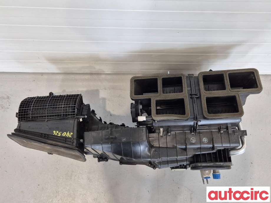 Diverse deler til Mercedes CLA 2013-2019 (C117) (C117) (MERCEDES|A2468307700||A2468300103)