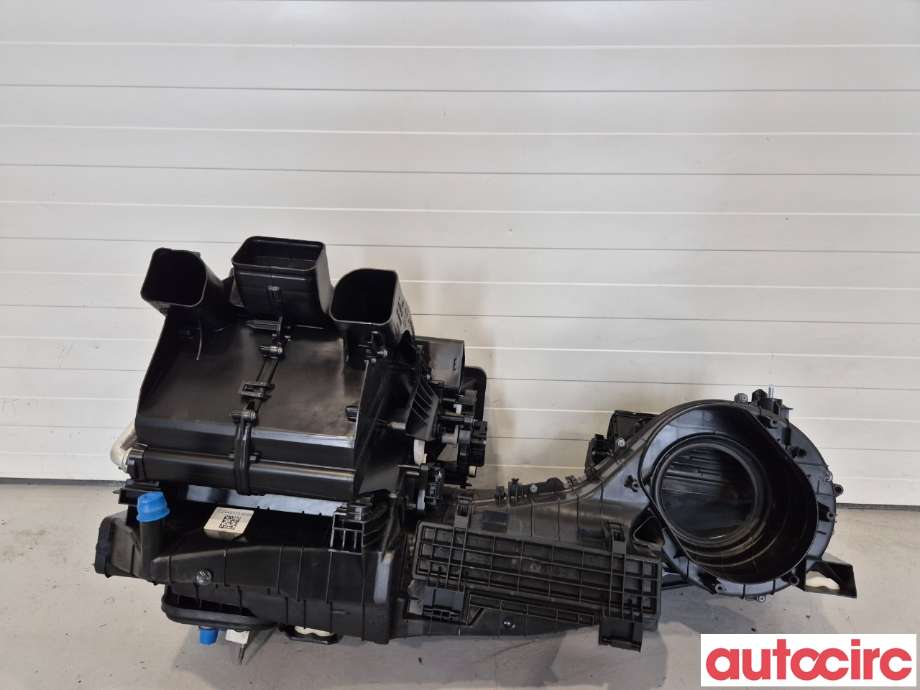 Diverse deler til Mercedes CLA 2013-2019 (C117) (C117) (MERCEDES|A2468307700||A2468300103)