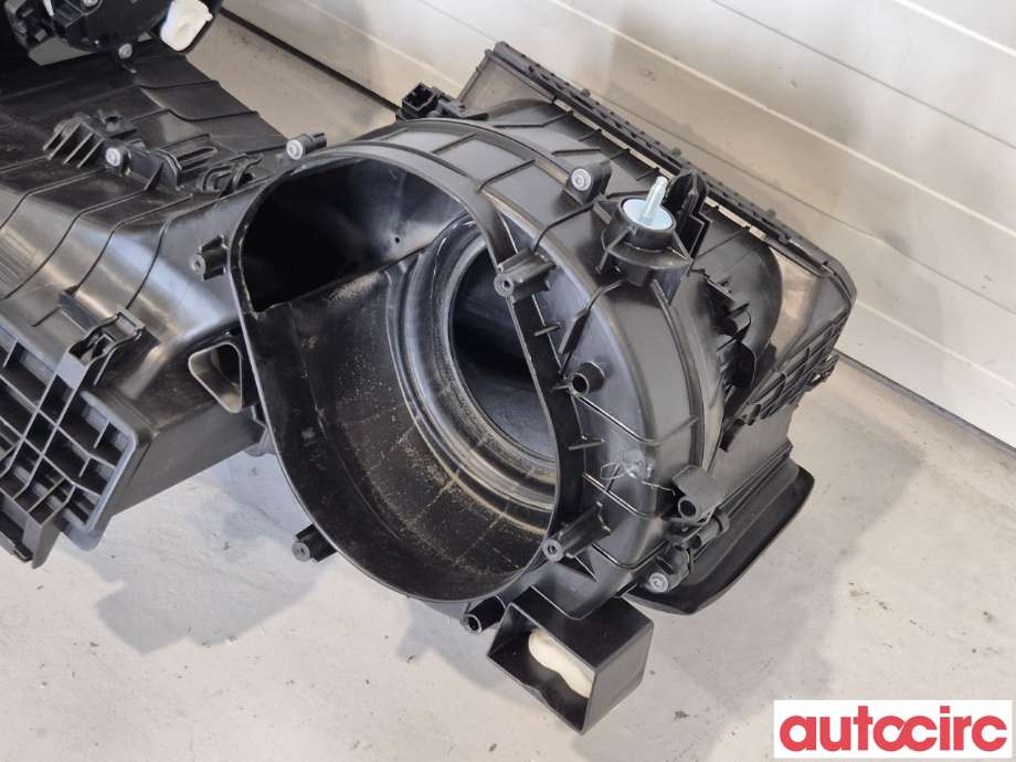 Diverse deler til Mercedes CLA 2013-2019 (C117) (C117) (MERCEDES|A2468307700||A2468300103)