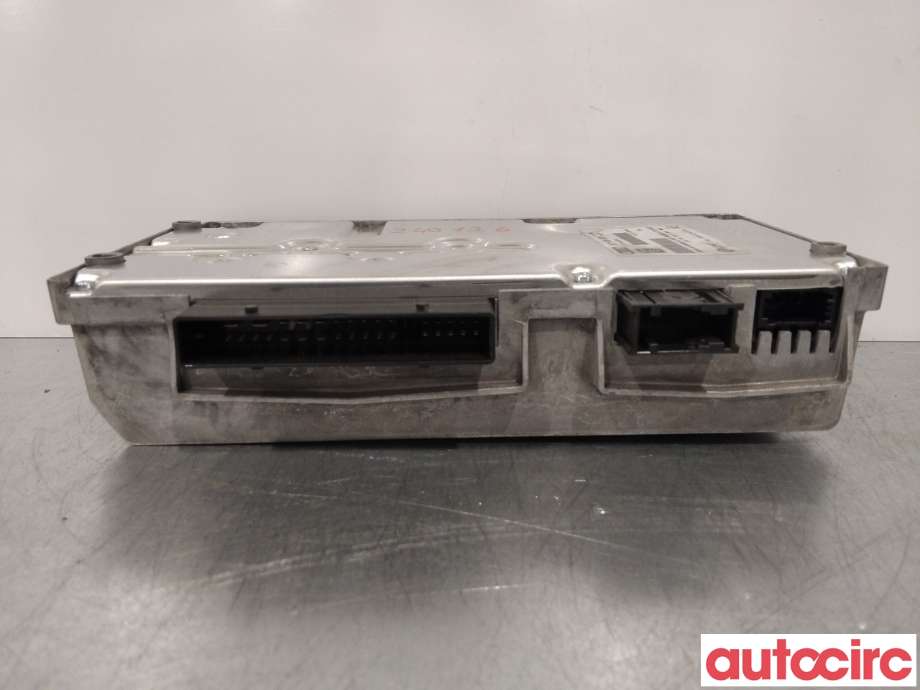 Bilstereo forsterker til Audi A4 2007-2014 (Type IV) (B8) (B8) (AUDI|8T1035223A|)