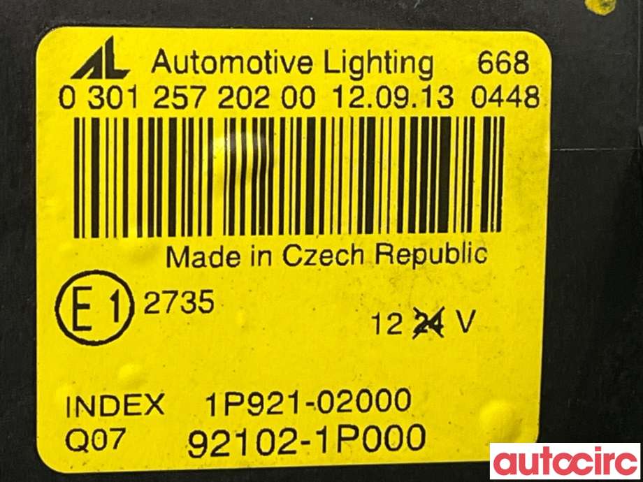 Frontlykt høyre halogen til Kia Venga 2010-2017  (KIA|921021P000|)