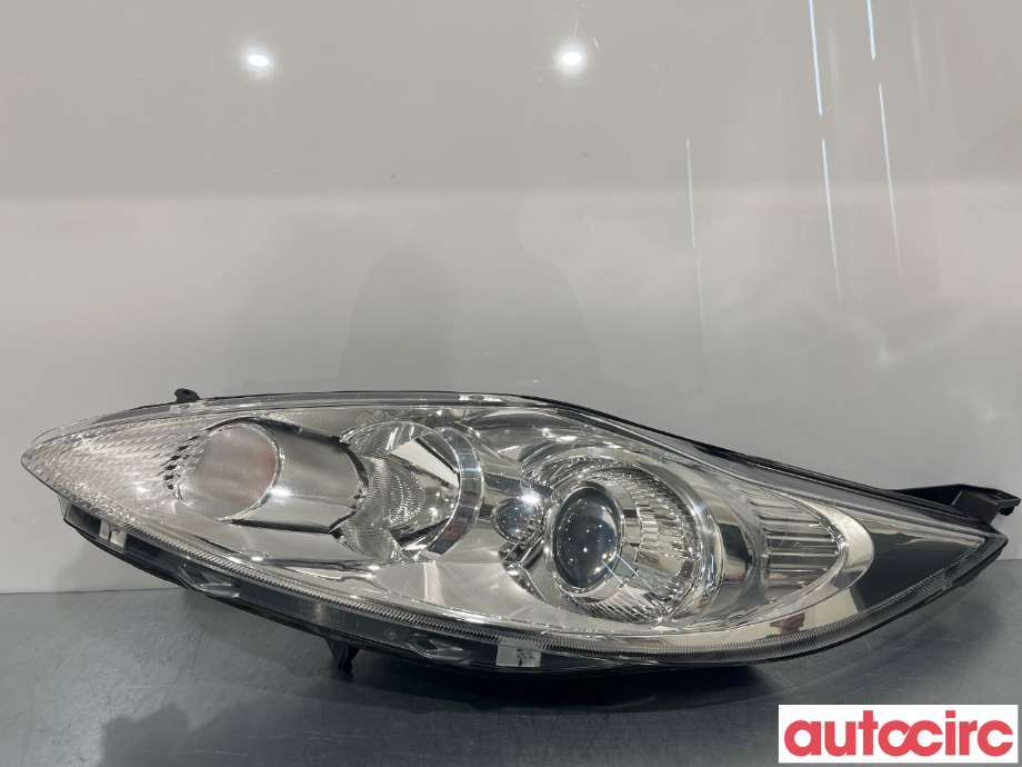 Frontlykt venstre halogen til Ford Fiesta, 2008-2012 (Type VI, Fase 1)  (FORD|1740028)