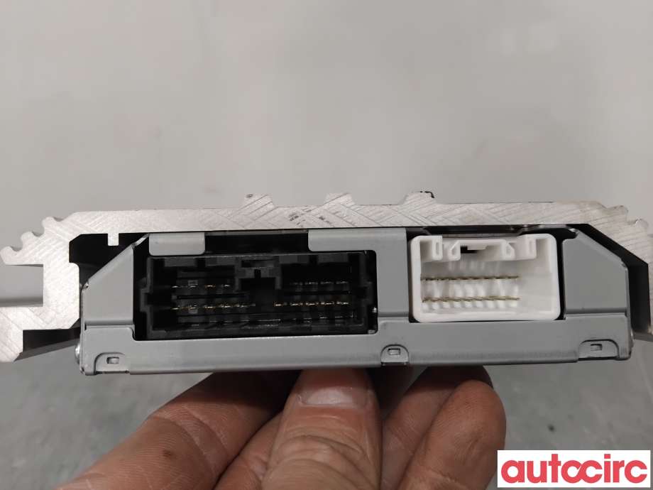 Bilstereo forsterker til Mitsubishi Outlander 2015-->> (Type III, Fase 2)  (MITSUBISHI|8701A813|CV-0MW6P45-2)