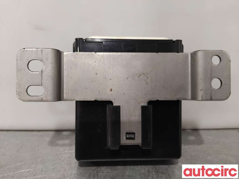 Diverse deler til Mitsubishi Outlander 2015-->> (Type III, Fase 2)  (MITSUBISHI|8637D046|GGM-M008-CDA|8637B906)