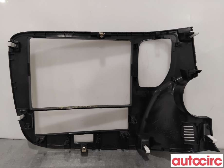 Innredning diverse til Mitsubishi Outlander 2015-->> (Type III, Fase 2)  (MITSUBISHI|8002C928XA||8002C896)