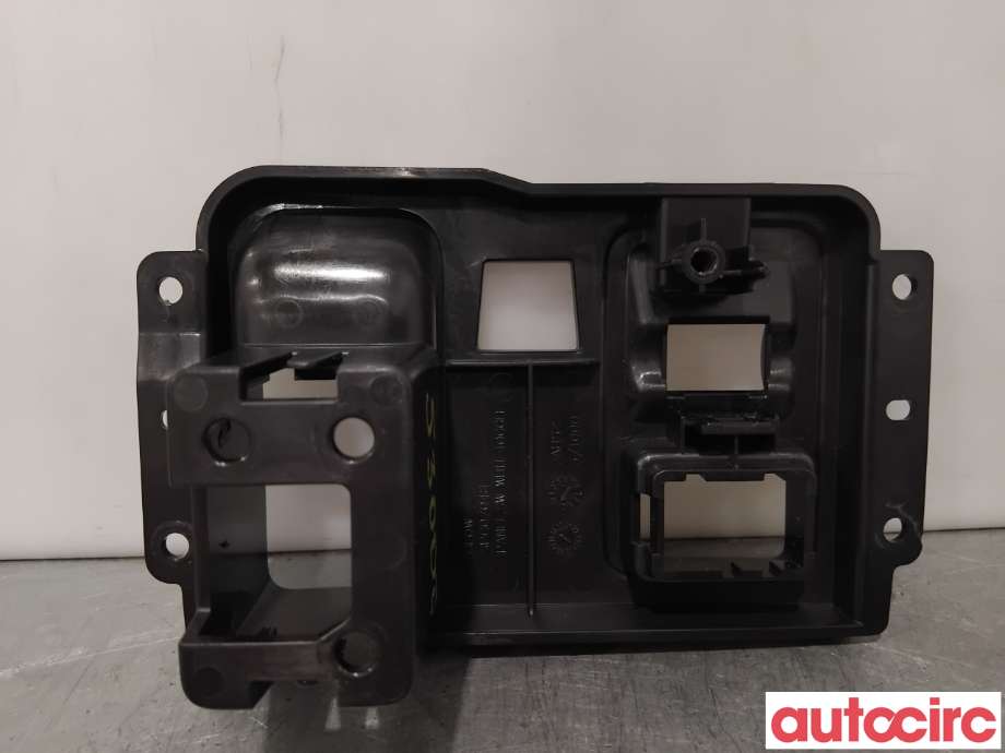Innredning pakke til Mitsubishi Outlander 2015-->> (Type III, Fase 2)  (MITSUBISHI|8050A263XA|)
