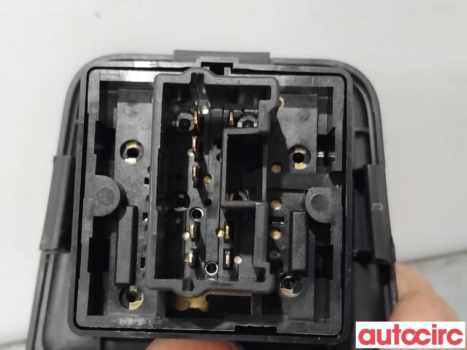 Bryter setevarme til Mitsubishi Outlander 2015-->> (Type III, Fase 2) (MITSUBISHI|8610A114|)