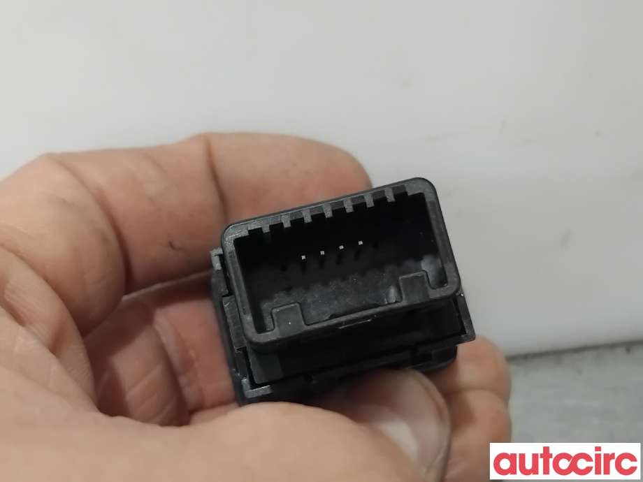 Bryter diverse til Mitsubishi Outlander 2015-->> (Type III, Fase 2)  (MITSUBISHI|8610A204|)
