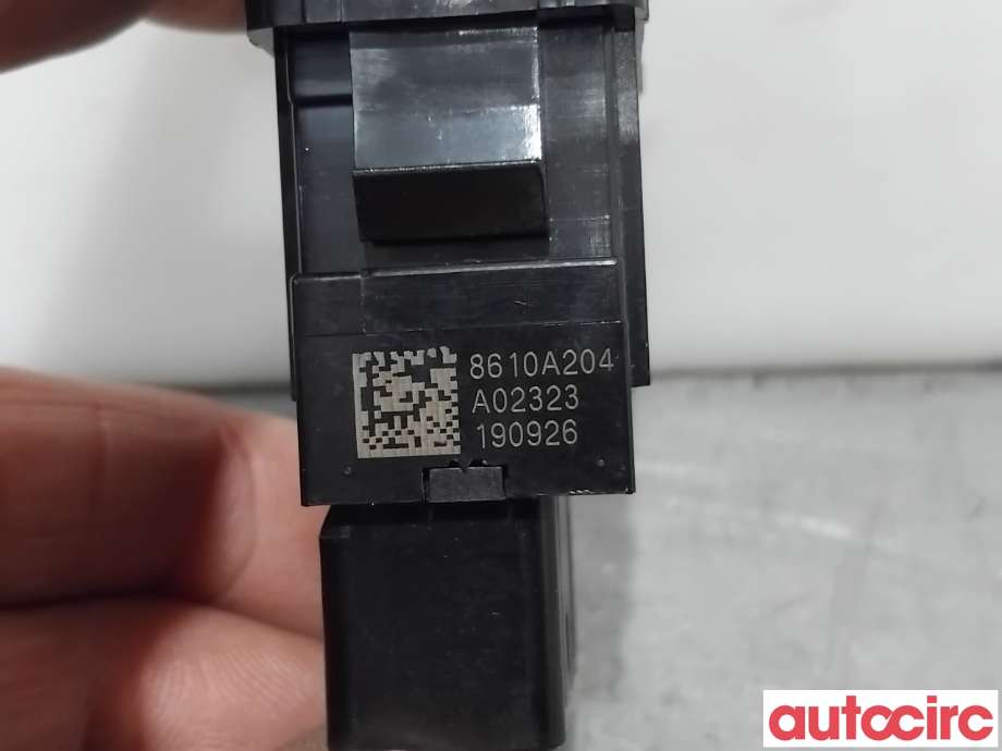 Bryter diverse til Mitsubishi Outlander 2015-->> (Type III, Fase 2)  (MITSUBISHI|8610A204|)