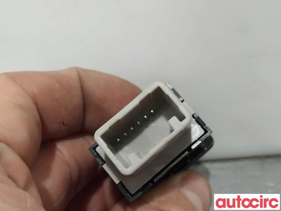 Bryter diverse til Mitsubishi Outlander 2015-->> (Type III, Fase 2)  (MITSUBISHI|8612A050|)