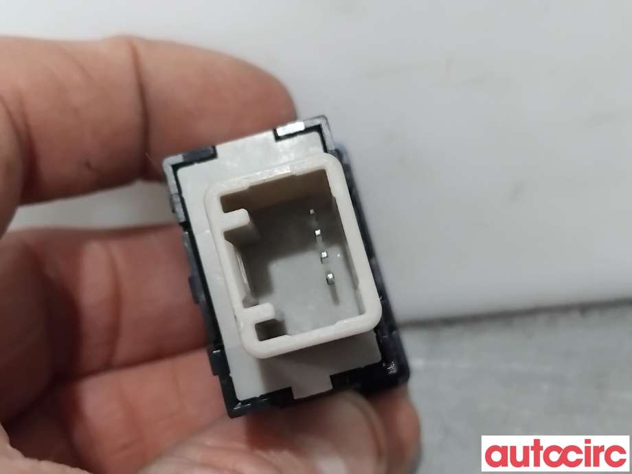 Bryter diverse til Mitsubishi Outlander 2015-->> (Type III, Fase 2)  (MITSUBISHI|8602A164|)