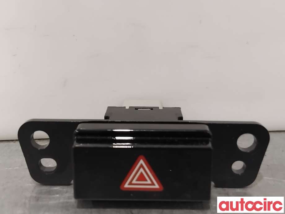 Bryter nødblink til Mitsubishi Outlander, 2015-->> (Type III, Fase 2)  (MITSUBISHI|8610A231)