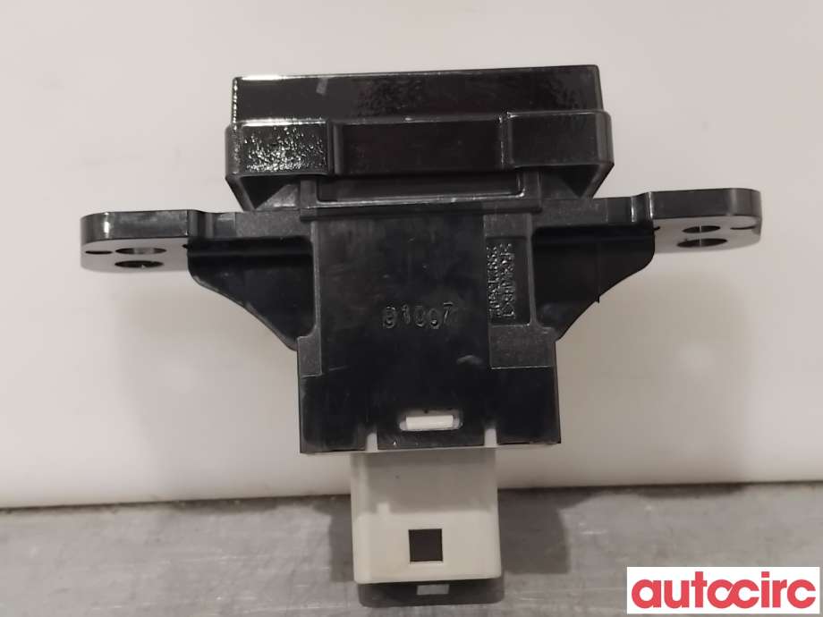Bryter nødblink til Mitsubishi Outlander 2015-->> (Type III, Fase 2)  (MITSUBISHI|8610A231|)