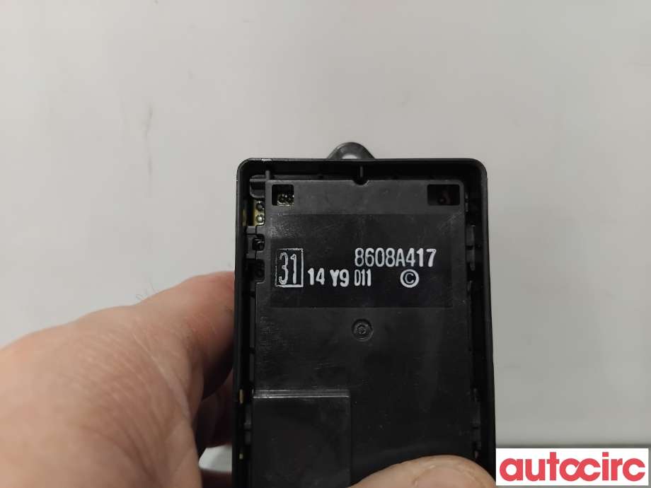 Bryter ruteheis til Mitsubishi Outlander 2015-->> (Type III, Fase 2)  (MITSUBISHI|8608A417|)