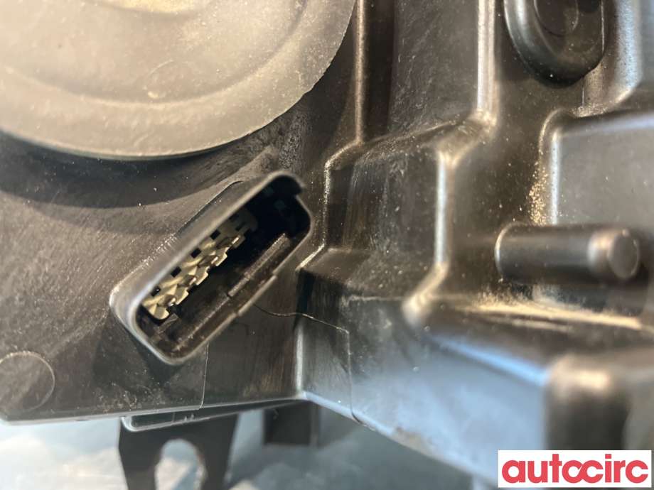Frontlykt høyre halogen til Nissan Qashqai 2007-2010 (Type I, Fase 1) (NISSAN|26010JD90B|)