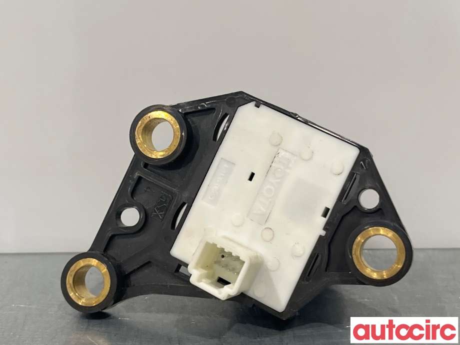 Bryter elektrisk håndbrekk/parkbrems til Toyota Avensis 2009-2015 (Type III, Fase 1)  (TOYOTA|8439005010)
