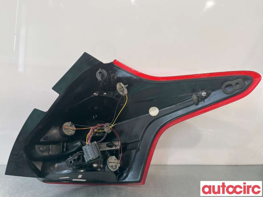 Baklykt venstre til Ford Focus 2011-2014 (Type III, Fase 1)  (FORD|1825320||BM51-13405-A)