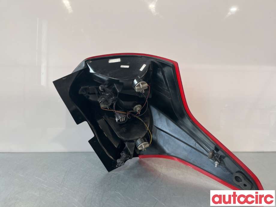 Baklykt høyre til Ford Focus 2011-2014 (Type III, Fase 1)  (FORD|1825319||BM51-13404-A)