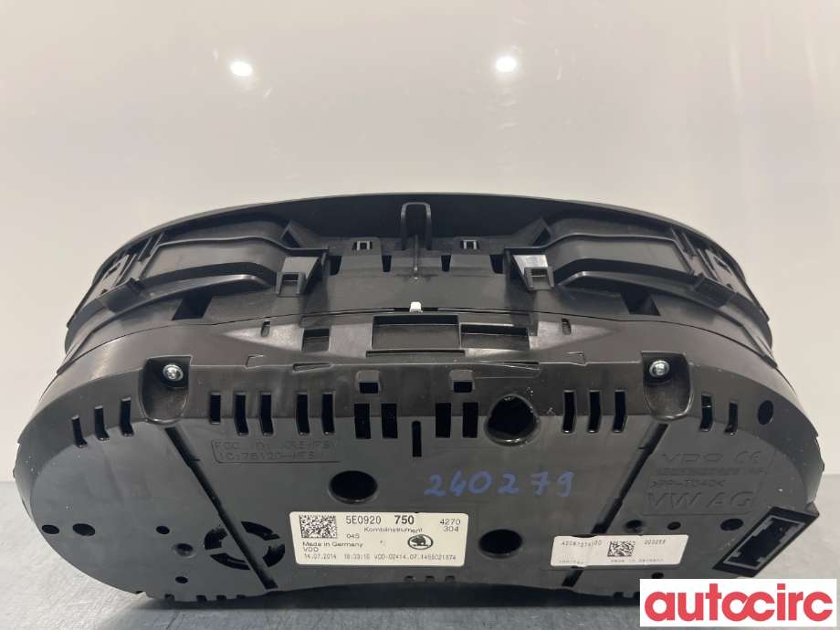 Instrumentpanel til Škoda Octavia 2013-2016 (Type III, Fase 1)  (SKODA|5E0920750|)